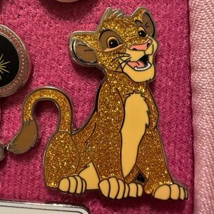 🌸3 for $37🌸 Simba Glitter OE Pin